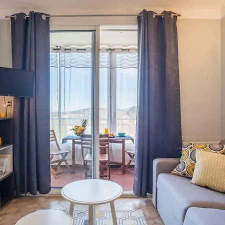 2 Pieces Avec Balcon Apartment *