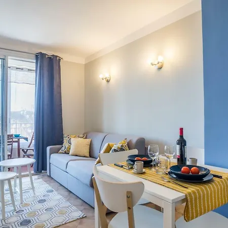 2 Pieces Avec Balcon Apartment