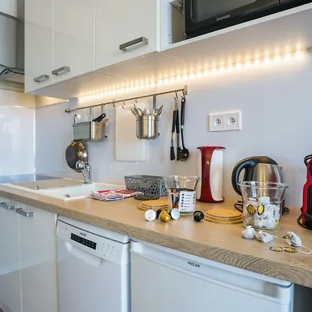 Apartament 2 Pieces Avec Balcon *