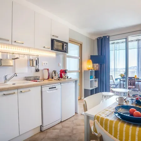 Apartament 2 Pieces Avec Balcon *