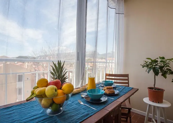 2 Pieces Avec Balcon דירה *