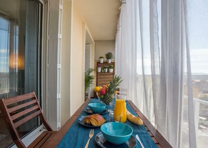 2 Pieces Avec Balcon טולון